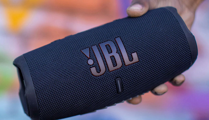 How do charge a JBL speaker quickly